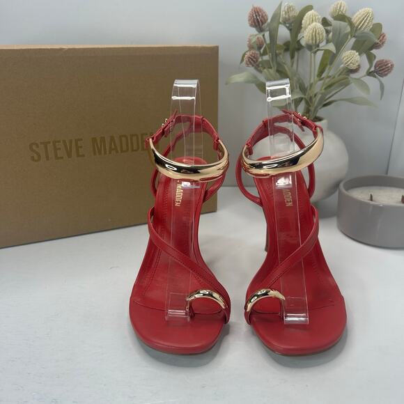 Steve Madden Tia Gold Embellished  Faux Leather Heel Red Women 7.5M - Picture 1 of 11